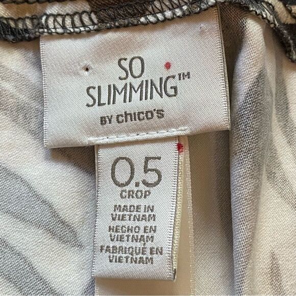 Chico's So Slimming Zebra Print Crop Pants Size 0.5 - Picture 3 of 12